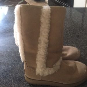 Womens Ugg Waterproof Arctic Boots size 8.5